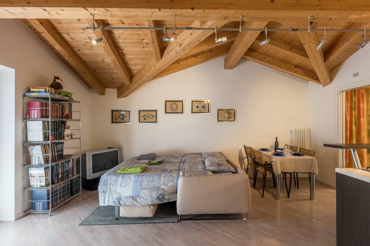 Mansarda Di Alex E Nataly Apartment Calceranica al Lago Ngoại thất bức ảnh